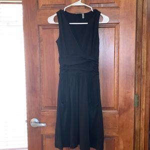 Athleta cotton jersey dress with pockets